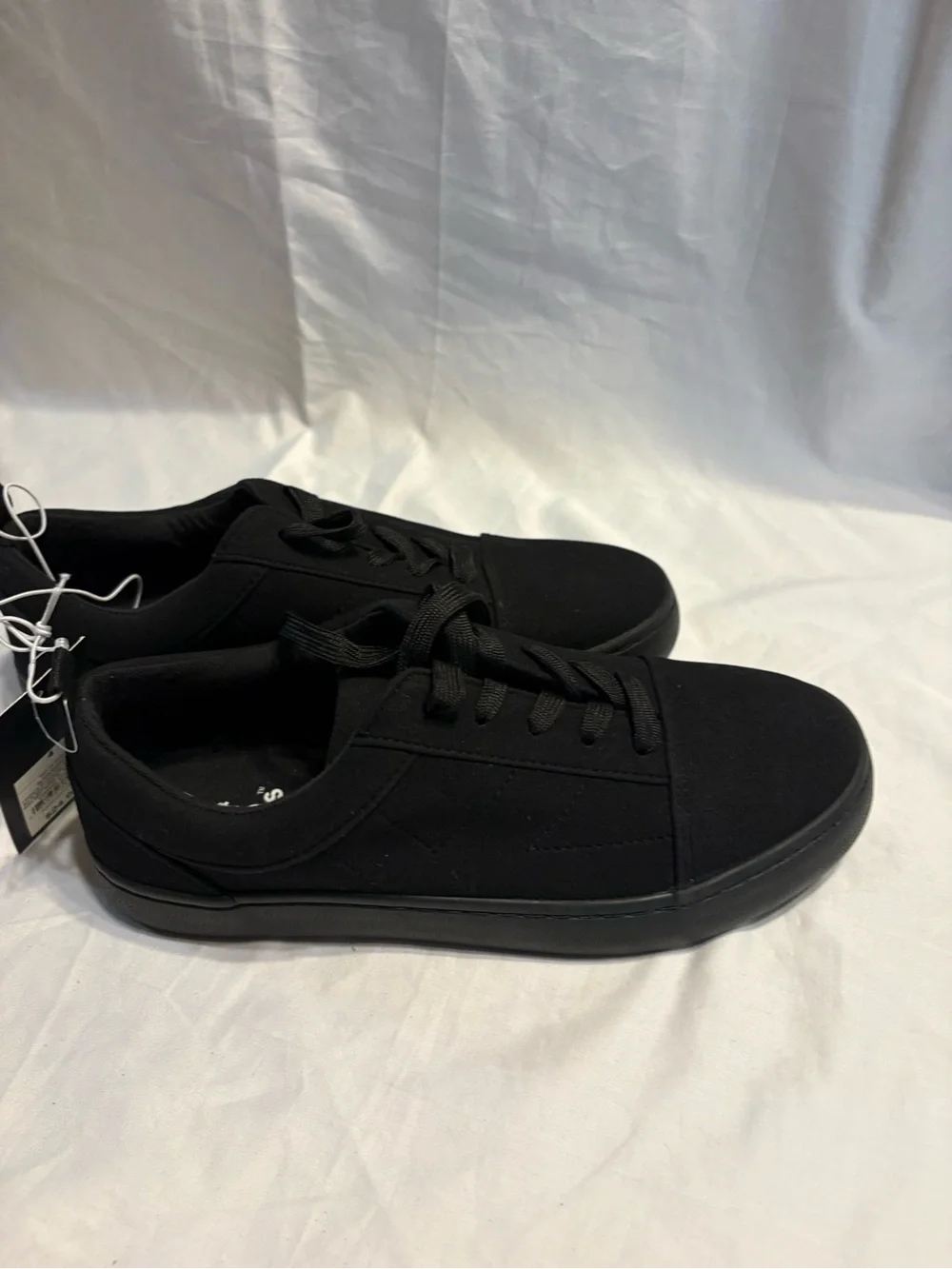 Men's Black Low-Top Canvas Sneakers